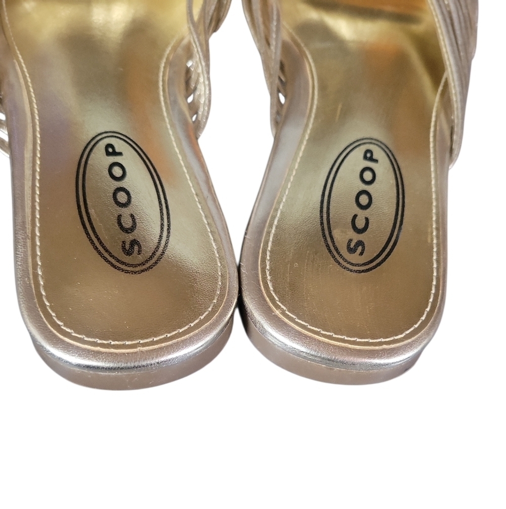 Scoop Women's Braided Strappy Knot Gold Slide Slip-On Sandals 8 - Picture 2 of 7